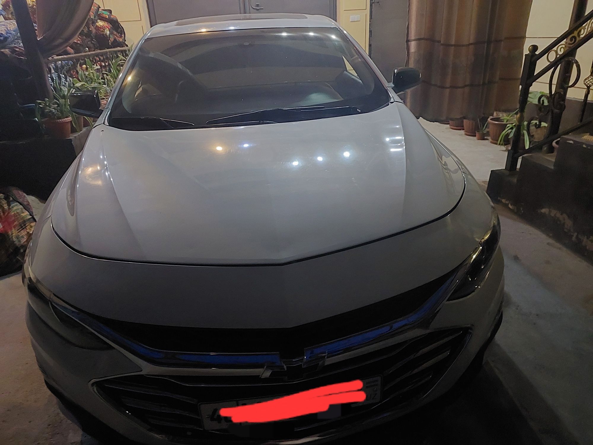 Malibu 2 kraska oldi ong qanot bn orqa qanotda bor 110min probeg