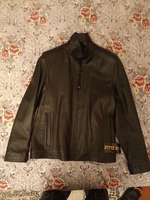 Продается куртка кожаная купленна в Турции оригинал!