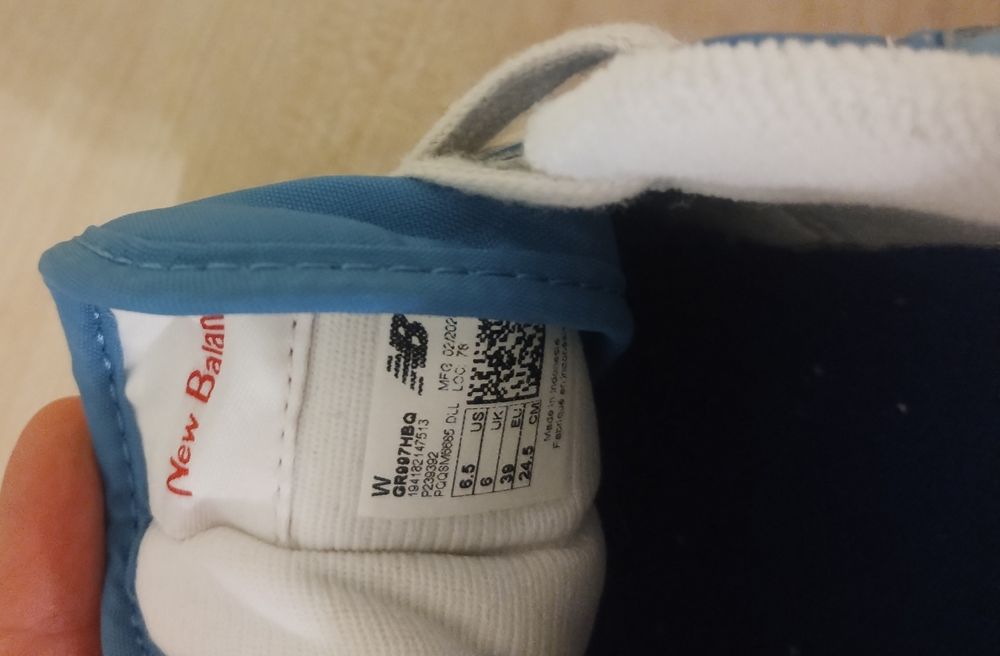Дамски маратонки New Balance. 39 номер