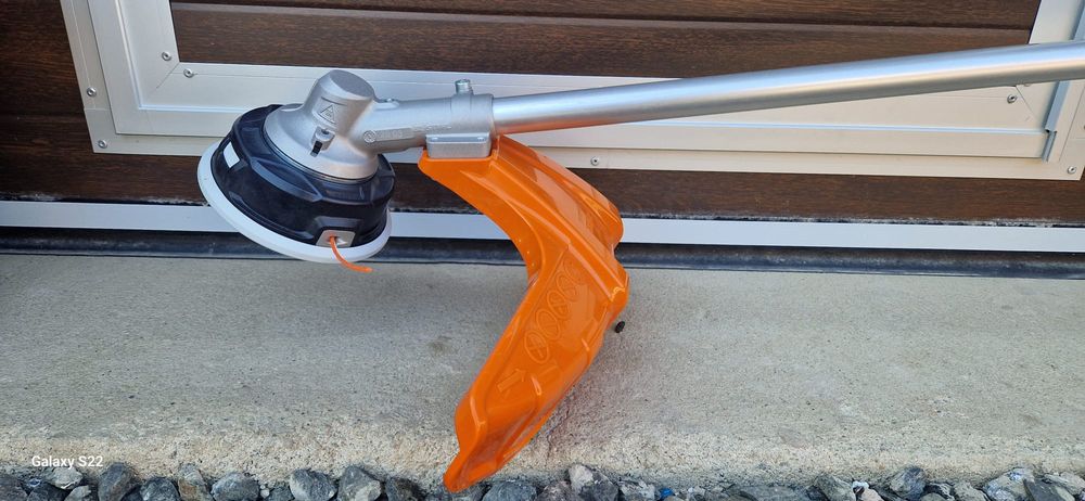 Stihl motocoasă pe acumulator