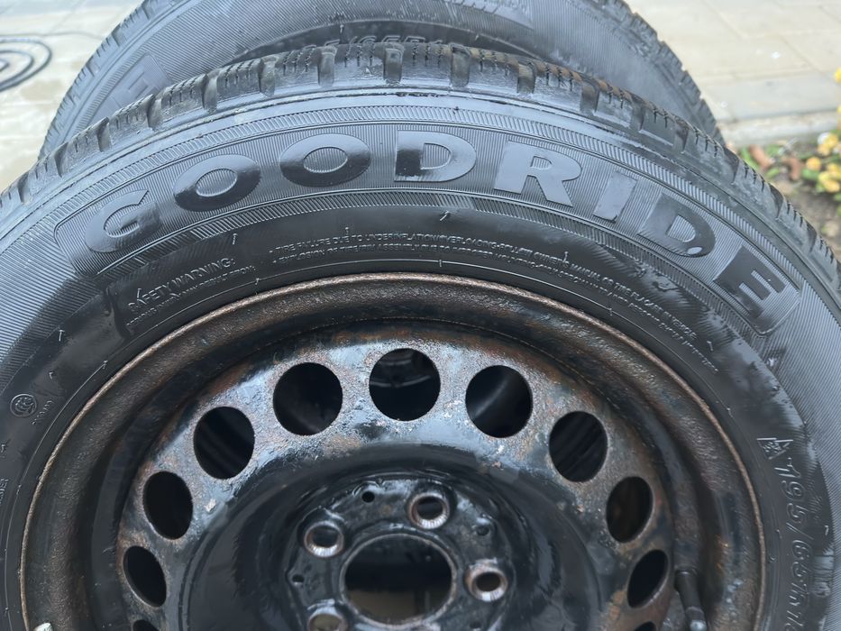 Vând set 4 roți complete – jante + cauciucuri 5x112 R15 - 125 lei/buc