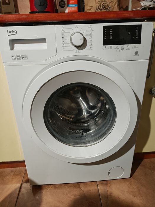 Vând mașina de spălat Beko