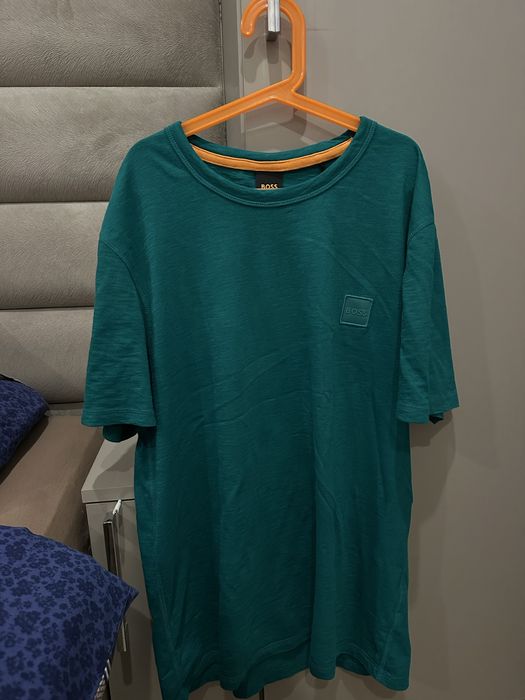 Продавам ОРИГИНАЛНИ тениски на различни марки