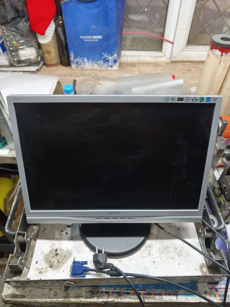 Монитор Philips 19"