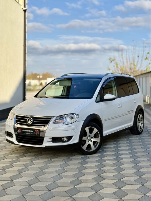 Vw Touran Cross / 1.9 / 2010 / Dsg / Full / 7 locuri