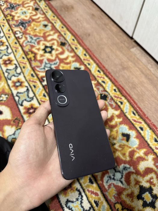 Продам Vivo V50 lite 5G 12/256 gb