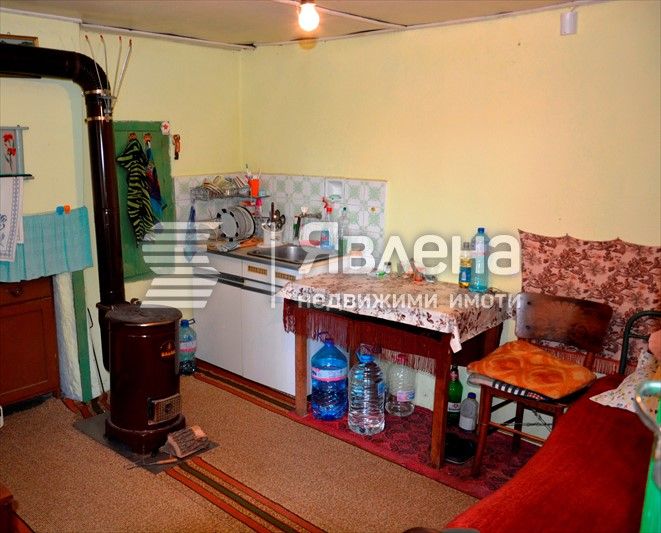Продава се Къща в с. Яздач, Област Стара Загора - 140 кв.м за 300 €/кв.м - Снимка #8