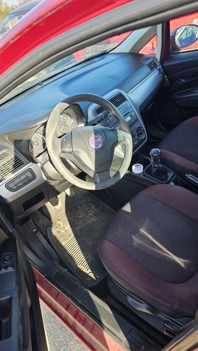Dezmembrez Fiat Punto 1.2i 1.4i piese