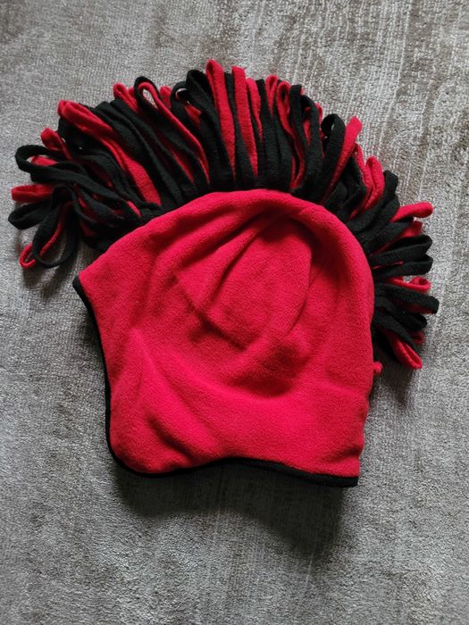 Поларена шапка - пънк