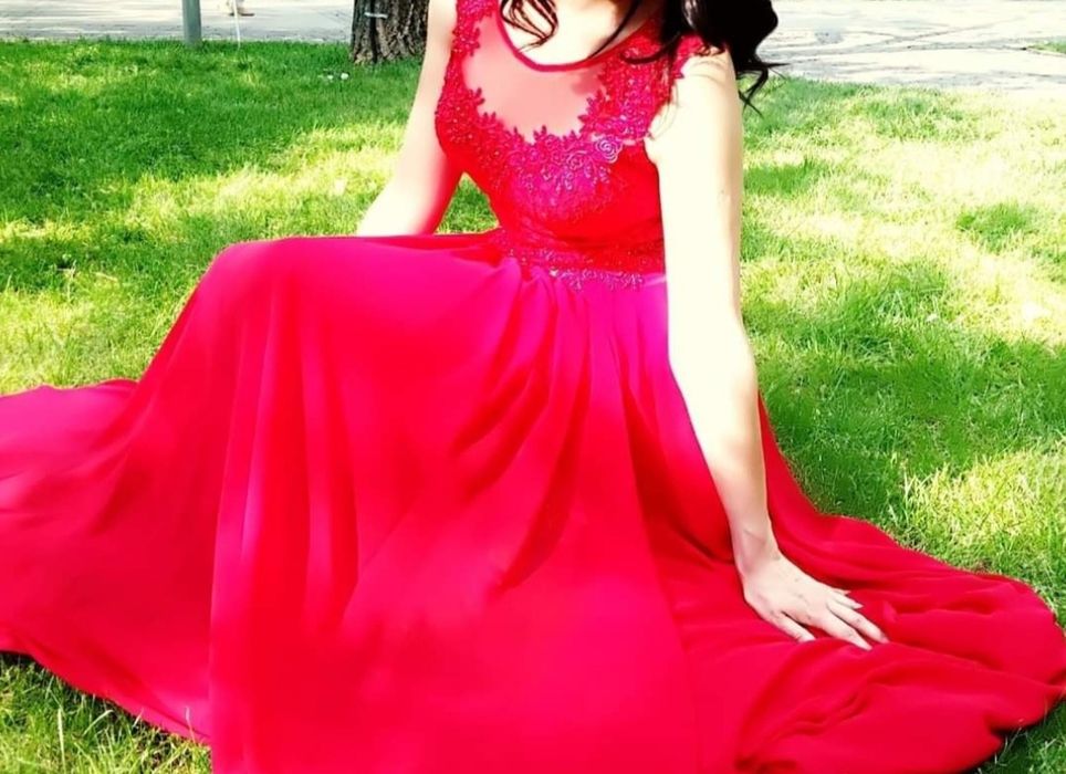 Vând rochie ocazie roșie lunga