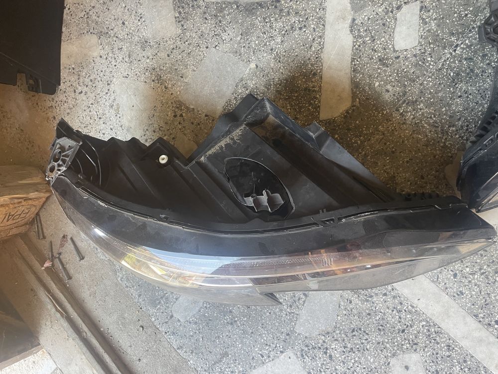 Фар Пежо 3008 Led