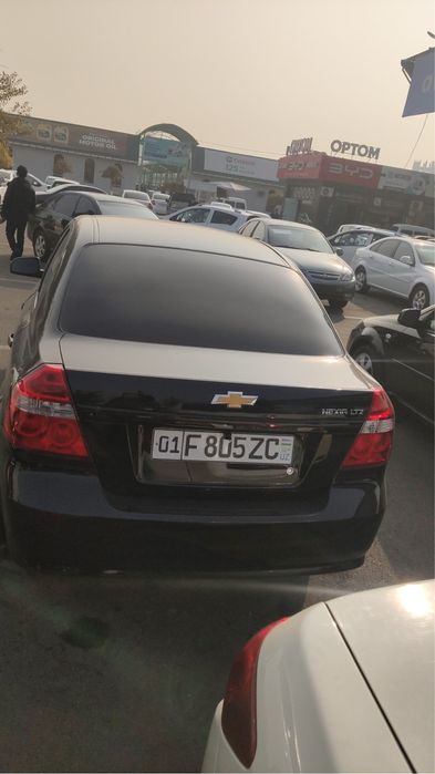 Продаю nexia 3 черная