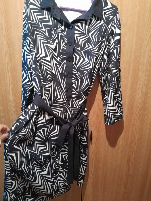 Rochie casual, midi cu mânecă ajustabilă, nasturi și cordon