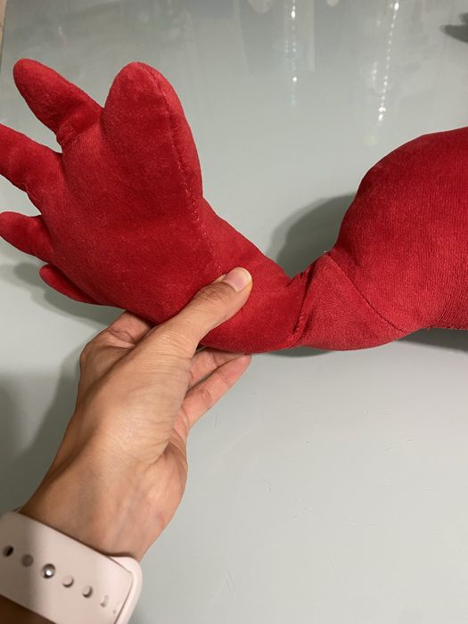 Възглавница сърце с ръце (прегръдка)