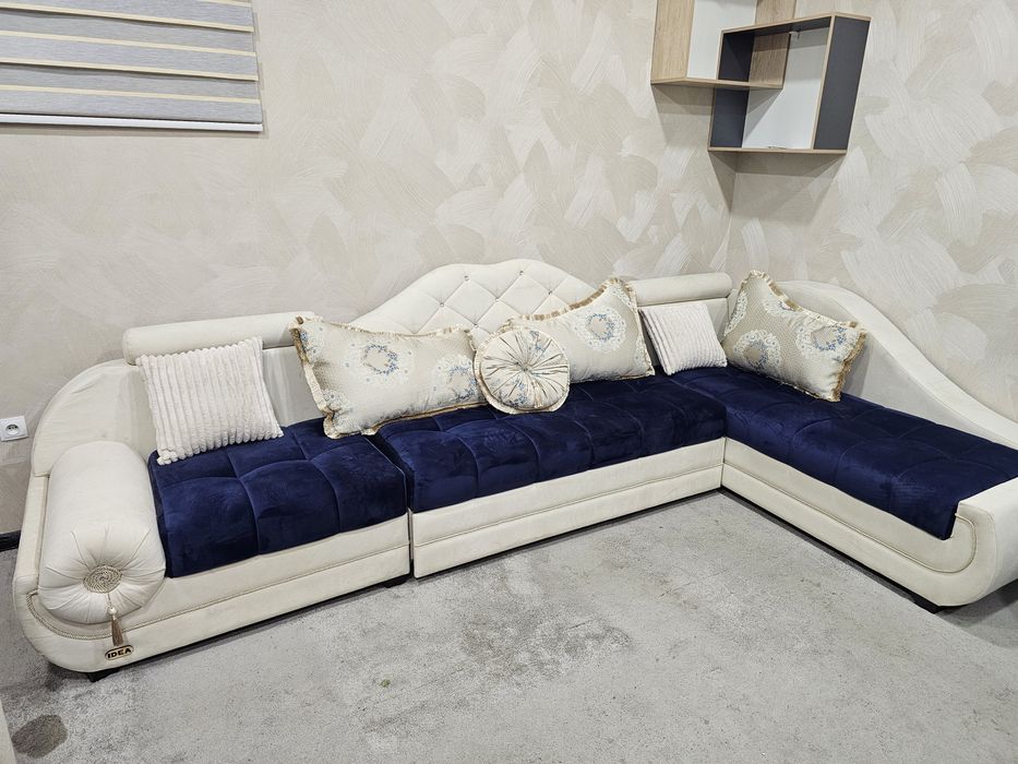 Продам диван уголок