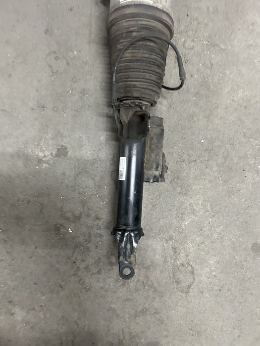 Perna aer / suspensie bmw G11 G12 seria 7 dr fata 2WD tractiune spate