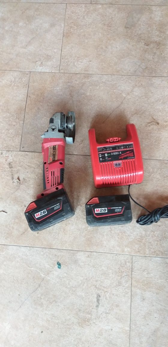 Milaukee  hilti  Bosch