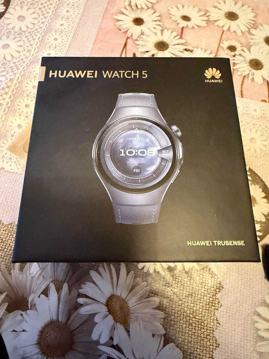 Смарт Часовник Huawei Watch 5 с гаранция и 2 каишки
