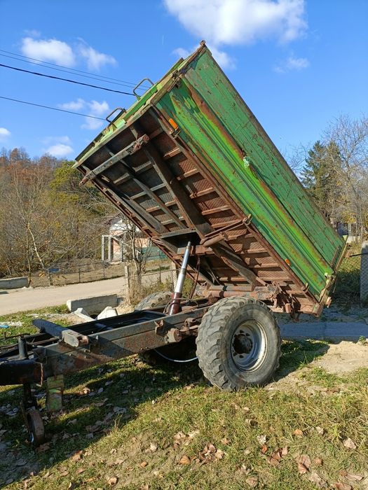 Remorcă agricolă basculabilă 5.66 T