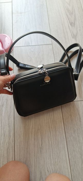 Малка, дамска чанта