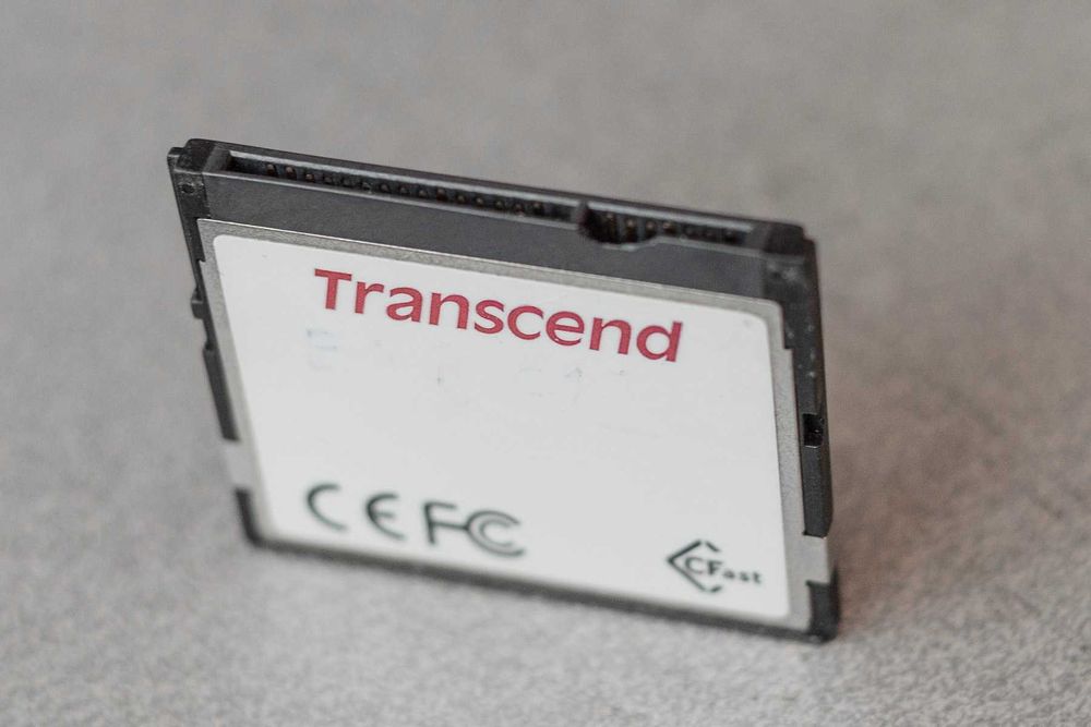 2 броя карти CFast 2.0 по 256GB (Transcend CFX650)