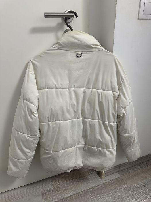 Geaca bershka potrivita de sezon