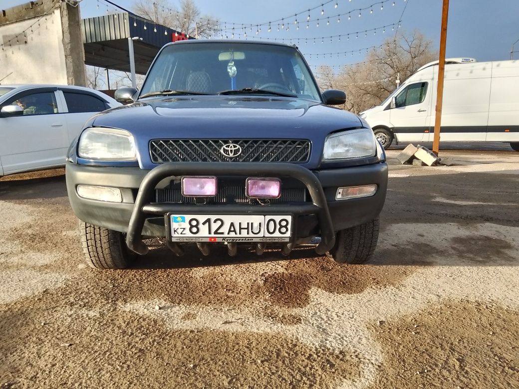 Продаётся Rav4 1995 года.