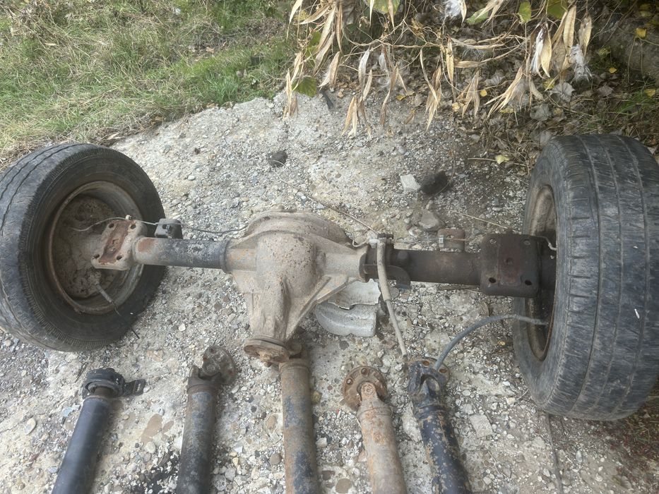 Punte spate Ford Tranzit an 2000