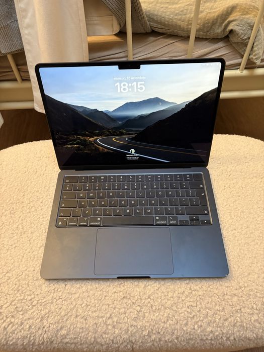 Macbook Air 13 inch M2
