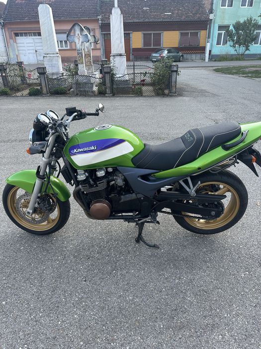 Motocicleta Kawasaki zr-7