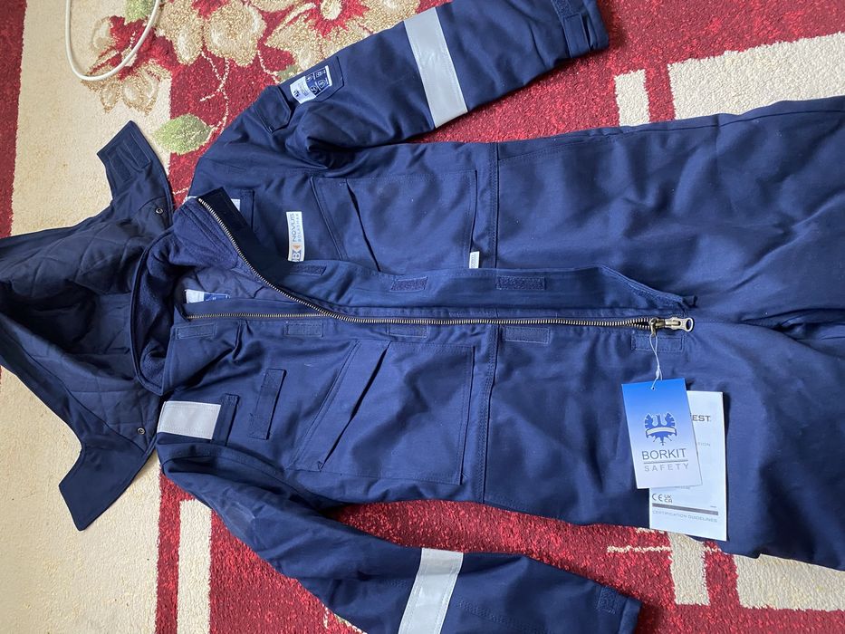 Продам зимный комбинезон мужской borkit