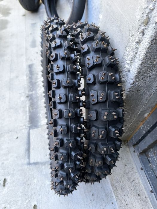 Кросови Гуми с шипове 18 и 21