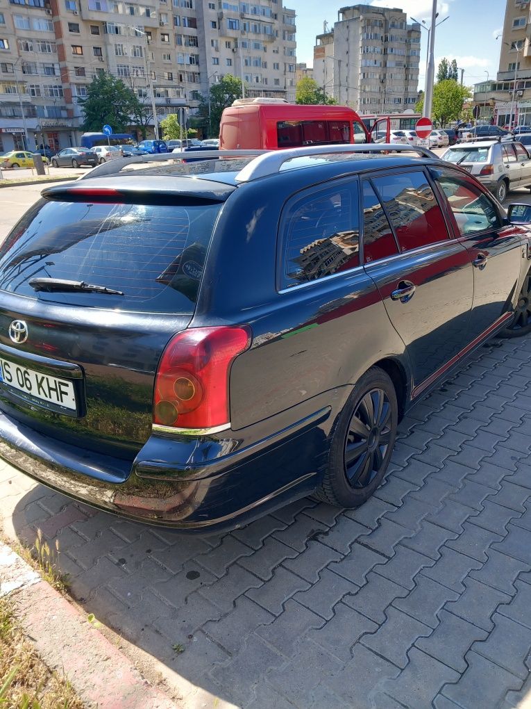 Toyota Avensis  model2004
