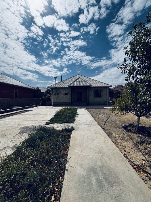 Жер уй сатылады барлык жагдайымен.