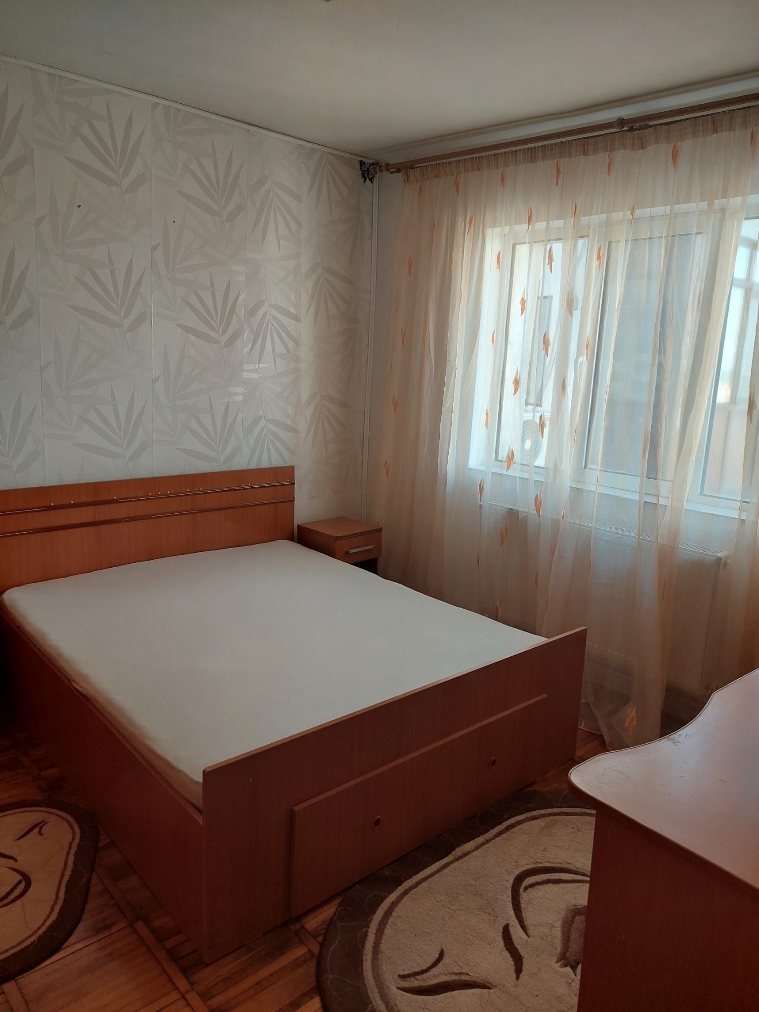 Închiriez apartament 2 camere Micro V