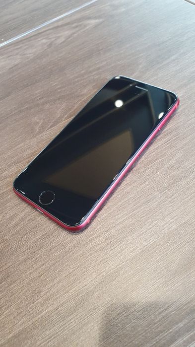 iPhone SE2020 red