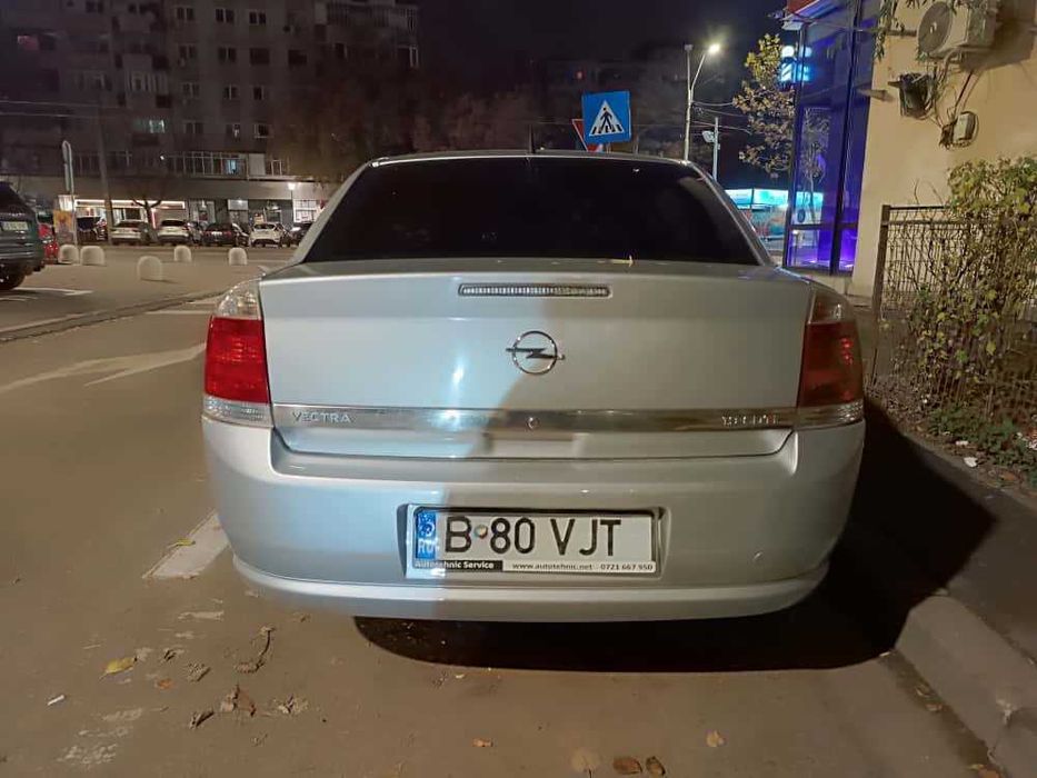 Opel Vectra 1.9CDTI, 150 CP, pilot automat, roti iarna, senzor ploaie.