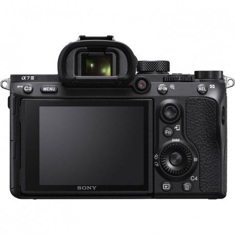 Продавам фотоапарат Sony A7 iii