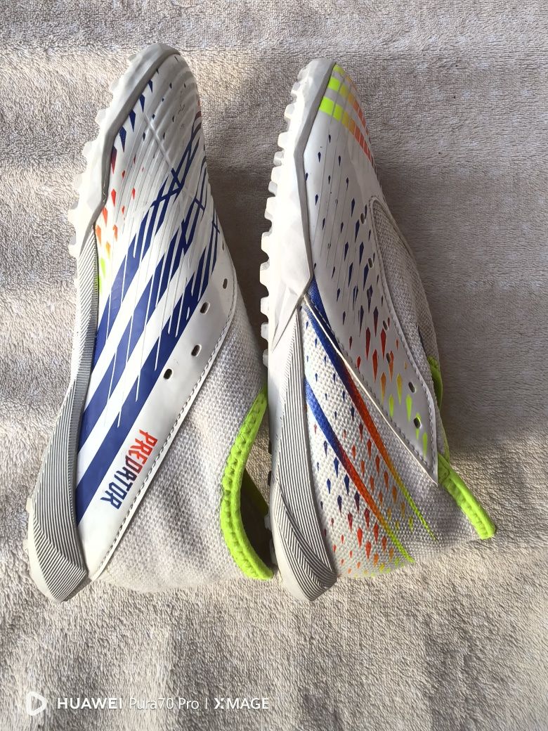 Стоножки adidas в много добро състояние номер 33 стелка 20см