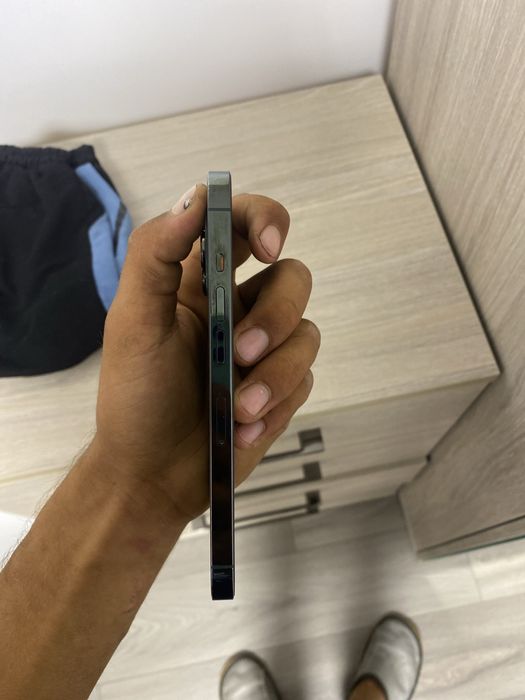 Vand iphone 13 pro nou urgent