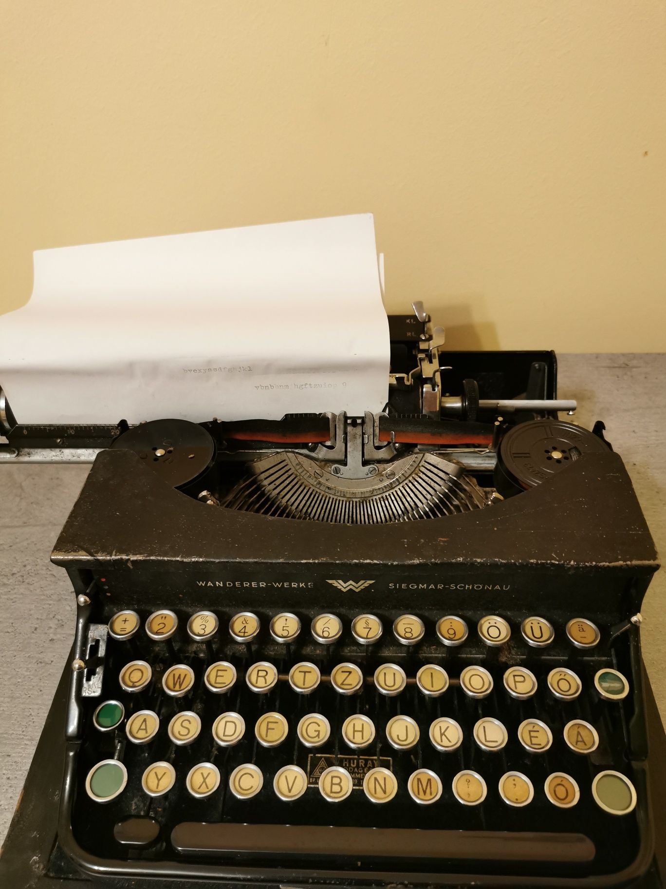 Mașina de scris Continental 100 cu toc original