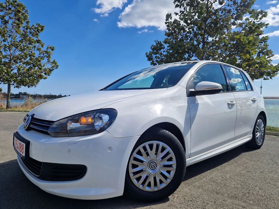 Volkswagen Golf an 2012 service la zi navi ,Senzori parcarefață spate,