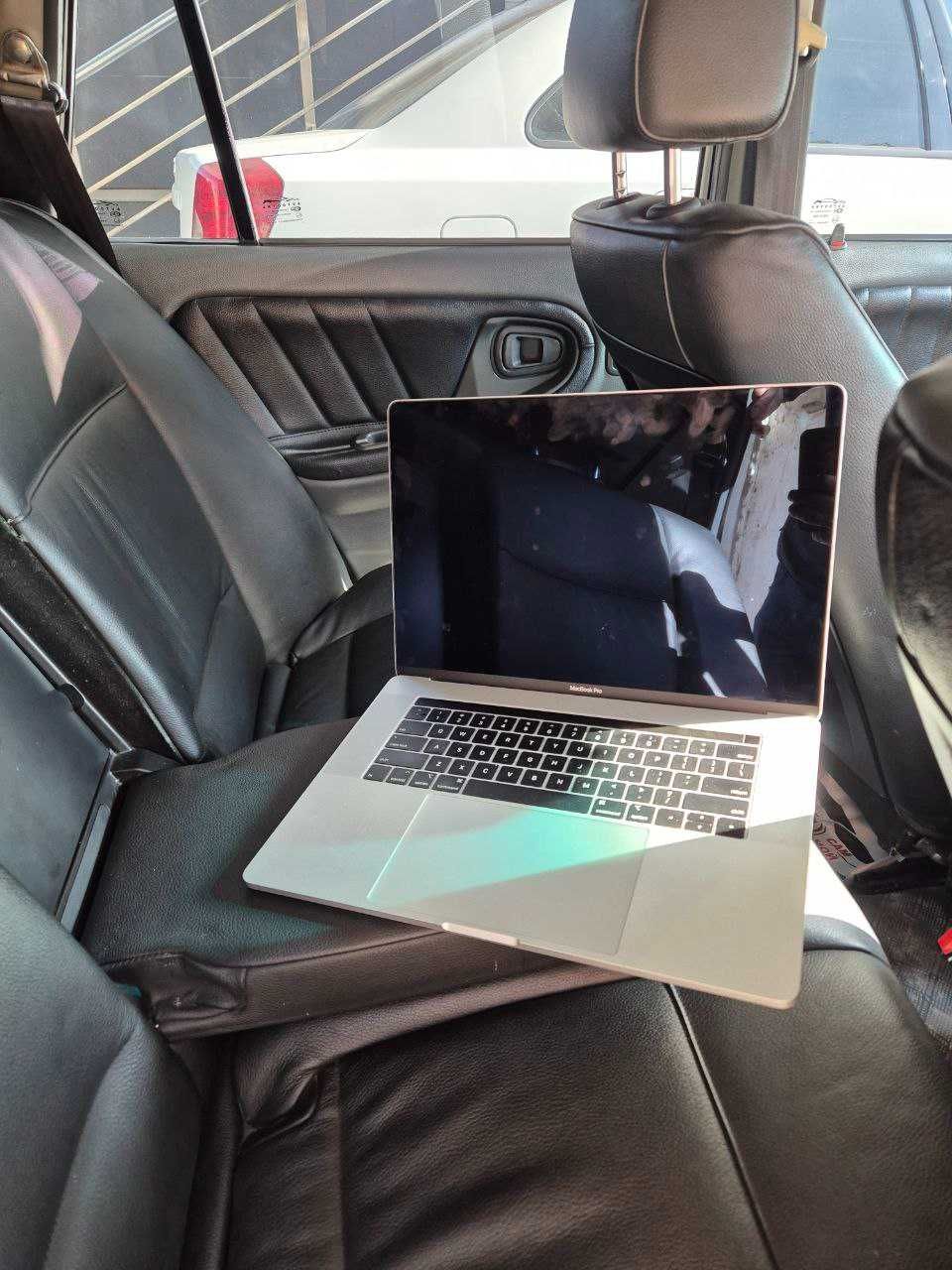 Apple MacBook Pro 15,1 (2019) Intel Core i7-9750H 16GB RAM 250GB SSD