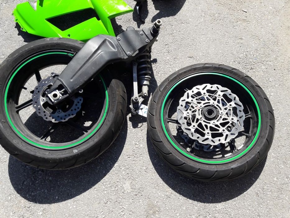 Мотоциклет Кавазаки ЗХ 600( KAWASAKI ZX 600)-На части