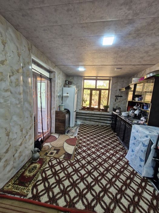 Оҳангарон шаҳар 
Қўрғон маҳалласида 
8 сотих 4 хоналик ховли сотилади