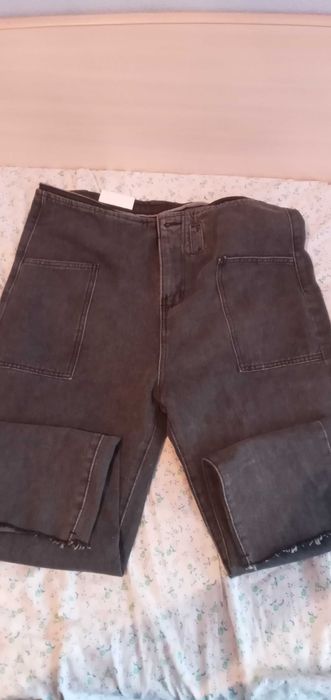 новые женские джинсы р-р 50( с ремешком)