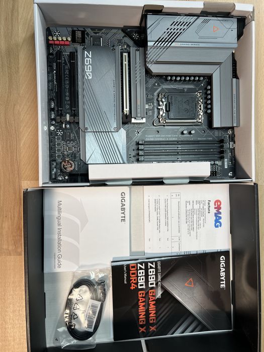 Gigabyte Z690 Gaming X DDR4 – LGA1700 – stare foarte bună