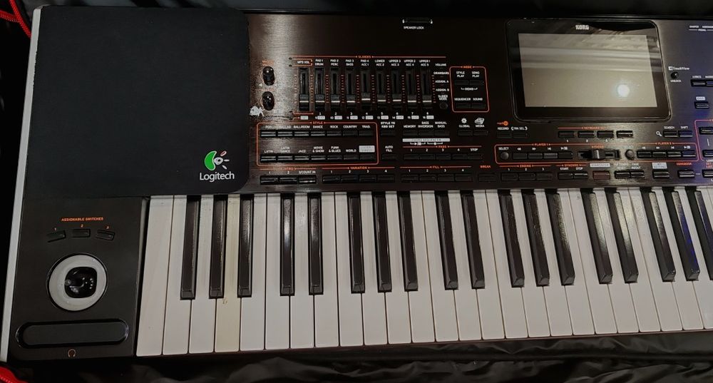 Vând sau schimb korg pa4x 76 clape cu Korg pa5x plus diferența