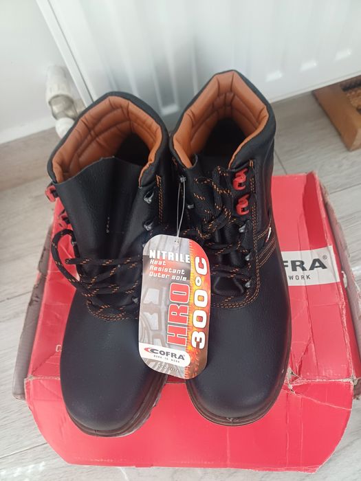Pantofi de lucru Cofra mărimea 42!