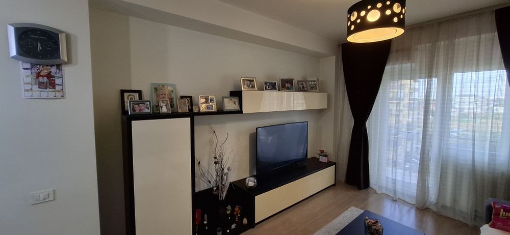 Vand Apartament 2 camere mobilat-utilat  pozitie excelenta